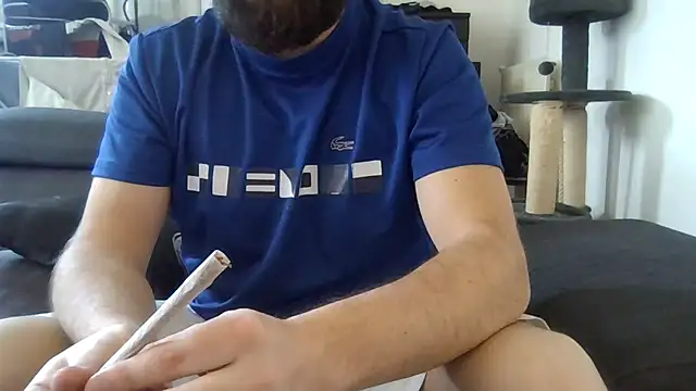 Snapshot of Zer_oki chatting on February 14, 11:42 am Zer oki online show from February 14, 11:42 am