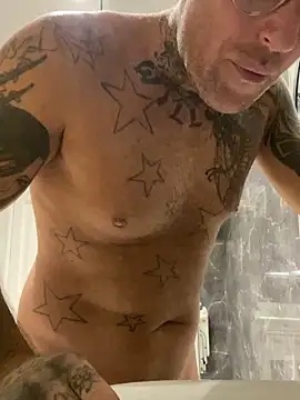 Jamesdeanmcqueen online show from February 6, 7:51 pm