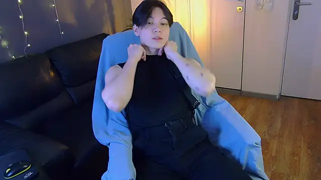 Snapshot of just_gay_ chatting on March 11, 1:23 pm just gay online show from March 11, 1:23 pm