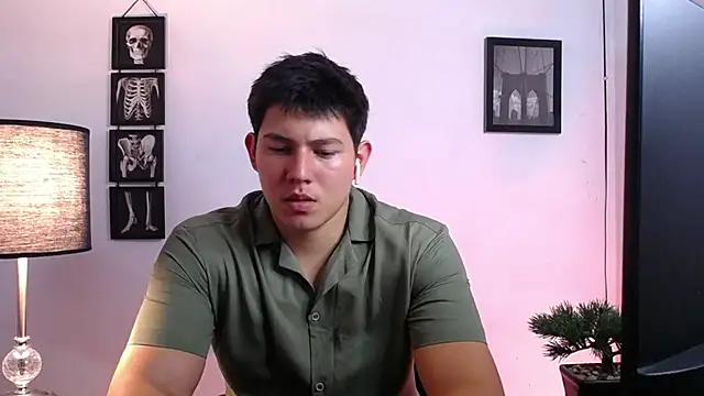 JamesCr  online show from October 23, 2:37 am