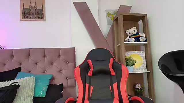 PepperTwink online show from February 13, 4:12 pm