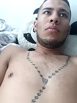 Snapshot of baby-buu chatting on February 22, 3:32 pm baby-buu online show from February 22, 3:32 pm