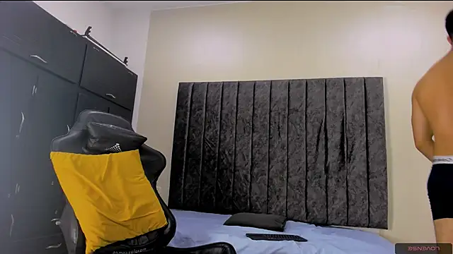 ANDRES STUD online show from February 20, 1:30 pm