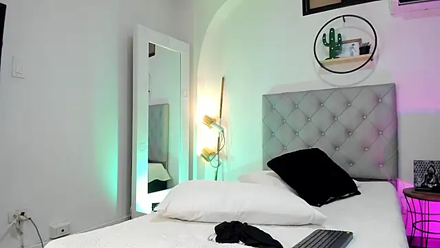 NovaaWheler online show from March 22, 5:06 am