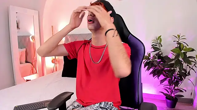 NovaaWheler online show from March 17, 5:01 am