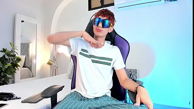 NovaaWheler online show from February 24, 4:38 am