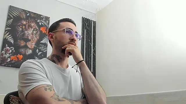 Luke davis01 online show from February 19, 1:28 pm