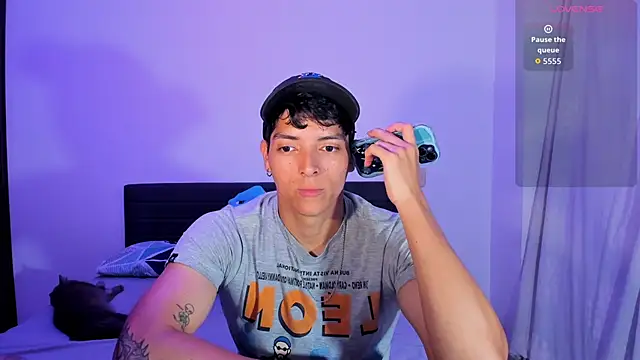  JacobMiller   online show from May 7, 9:48 pm