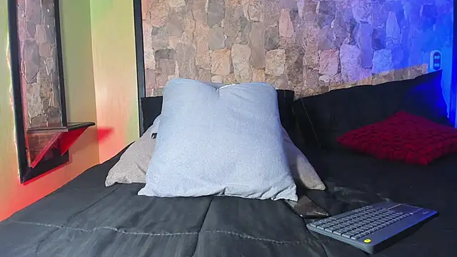 RyanGreys online show from March 6, 12:30 pm