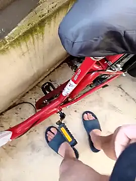 flo000031 online show from March 10, 4:02 pm