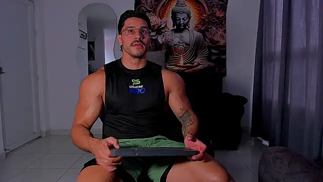 Valentino Dosantos  online show from November 15, 2:30 pm