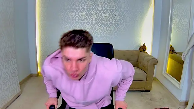 MaxKaiden online show from April 14, 4:23 am