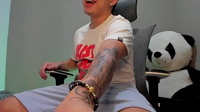 mattiwsmorris  online show from October 20, 1:20 am