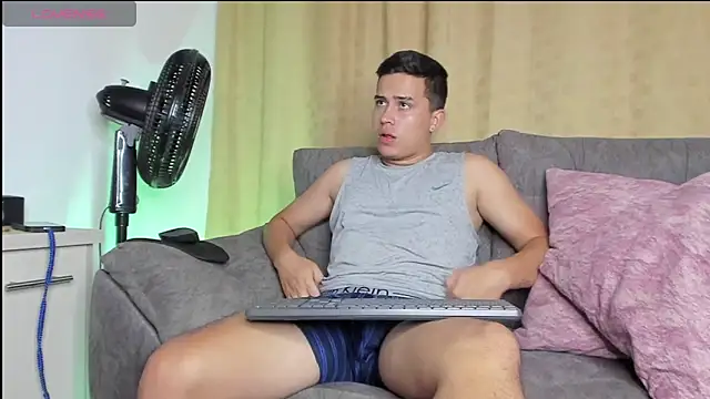 mattiwsmorris  online show from March 7, 4:45 am