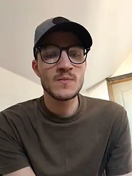 Snapshot of yoyoboy988 chatting on March 8, 12:39 pm yoyoboy988 online show from March 8, 12:39 pm