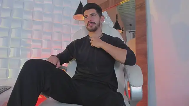 AlejandroStormm online show from October 20, 9:08 pm