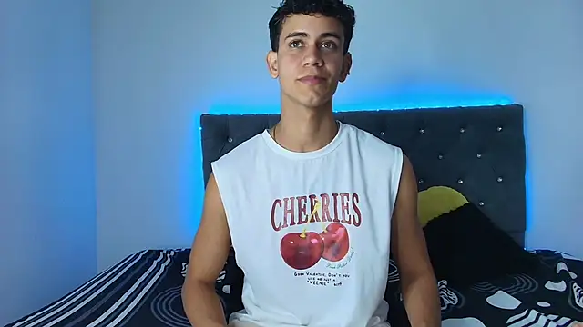 Maximiliano  Fire online show from September 15, 7:04 pm