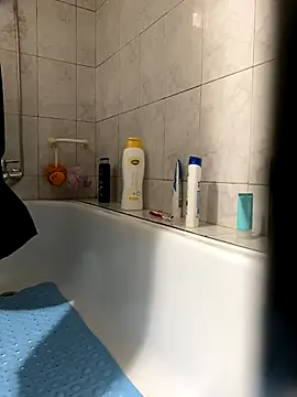 rogerdik76 online show from November 4, 12:01 am