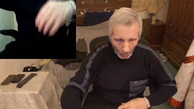 maxdaddy690 online show from December 3, 9:43 pm