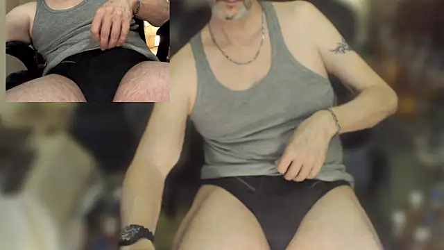 maxdaddy690 online show from May 4, 10:00 pm