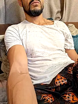 juniortche1313 online show from February 28, 3:05 am