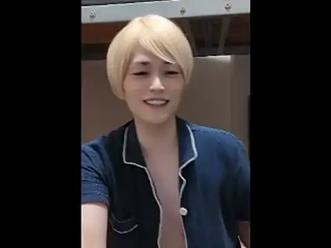 Snapshot of mgnhiroyuki chatting on October 5, 9:57 am mgnhiroyuki online show from October 5, 9:57 am