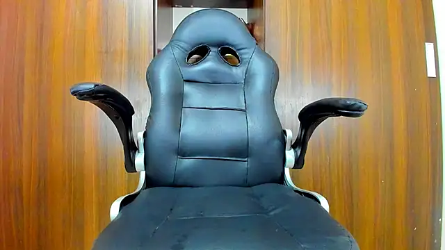 Snapshot of Dreamastercum_ chatting on October 3, 7:52 pm Dreamastercum online show from October 3, 7:52 pm
