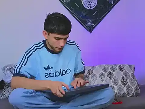 samevansx  online show from September 30, 9:18 pm