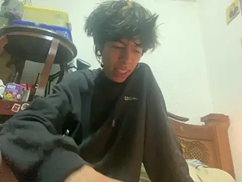 kirito kun online show from March 18, 4:54 pm