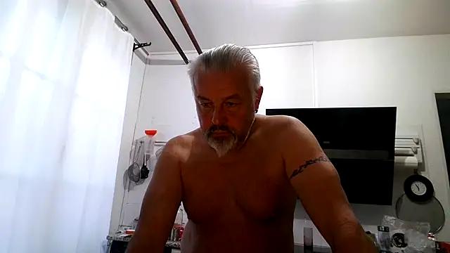 Berg Boy online show from July 8, 3:54 am