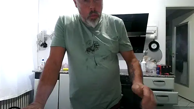 Berg Boy online show from July 14, 4:05 am