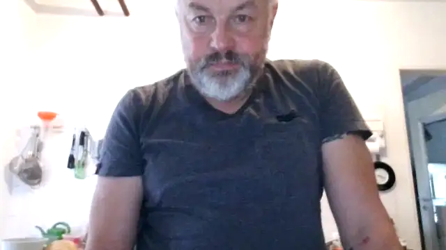 Berg Boy online show from November 2, 8:18 am