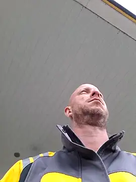 svenpfeifer online show from October 20, 2:43 pm