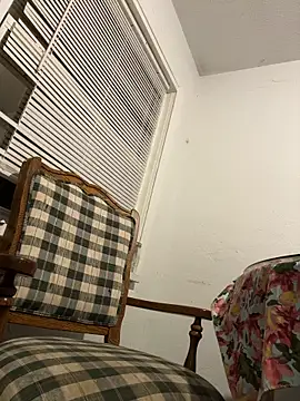 Foxdaguy online show from December 4, 5:58 am