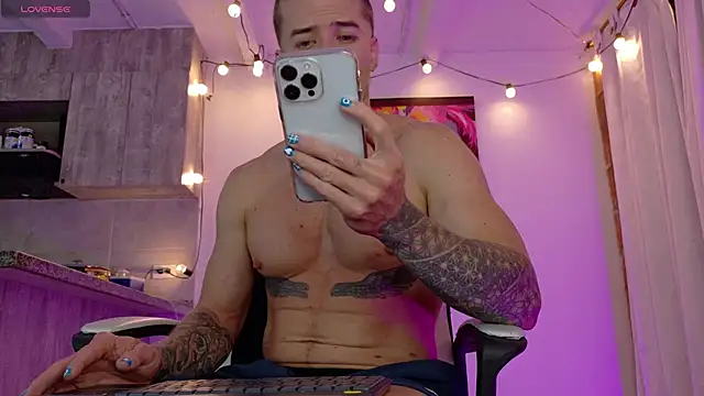 Ryannblue07 online show from November 26, 12:02 am