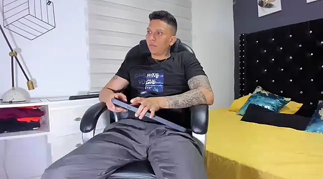 ethan dalton  online show from March 20, 3:13 am