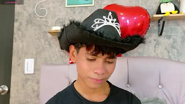 Ethan Westt online show from February 17, 8:19 pm