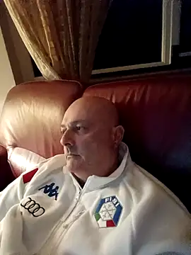 Alexis Bull online show from February 22, 11:28 pm