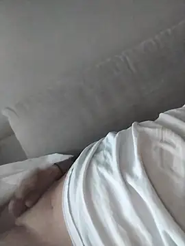 iunutmi online show from November 16, 8:05 am