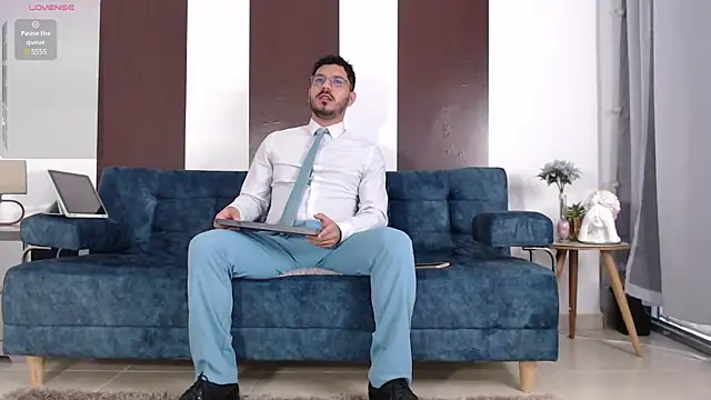 samuelcoopeer online show from October 24, 1:46 pm