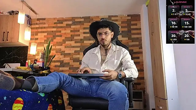 samuelcoopeer online show from April 16, 4:51 pm