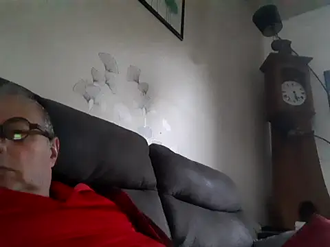 Snapshot of Vince072 chatting on September 24, 6:13 am Vince072 online show from September 24, 6:13 am