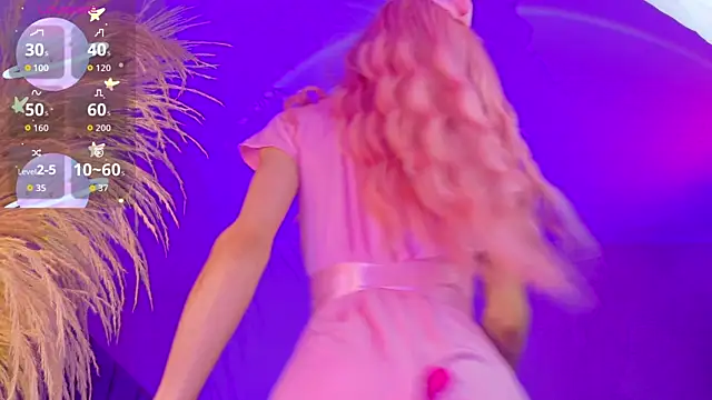 liiamluna  online show from January 10, 1:26 pm