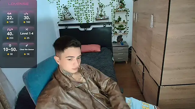 santii ss online show from April 20, 2:19 pm