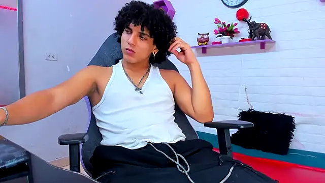 Xfire boy69 online show from September 27, 7:56 pm