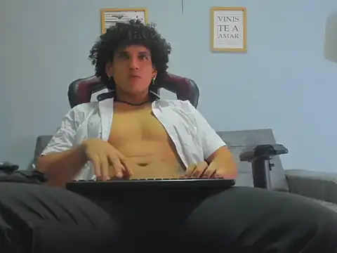 Xfire boy69 online show from September 9, 9:35 pm