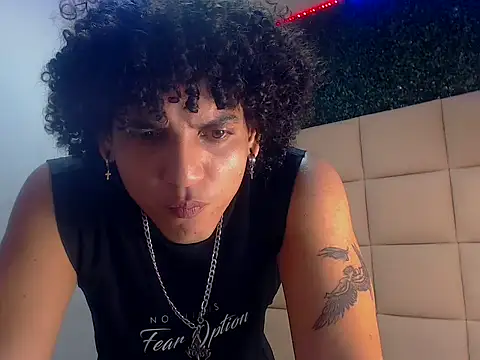 Xfire boy69 online show from October 8, 3:16 pm