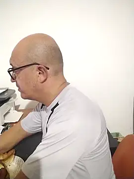 Snapshot of jorge406 chatting on October 19, 1:54 am jorge406 online show from October 19, 1:54 am