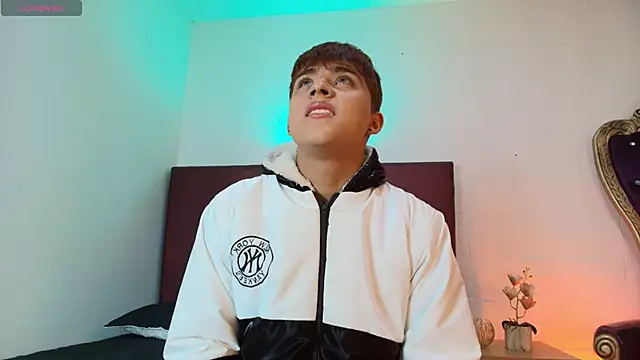 Lucass love online show from March 17, 1:13 pm