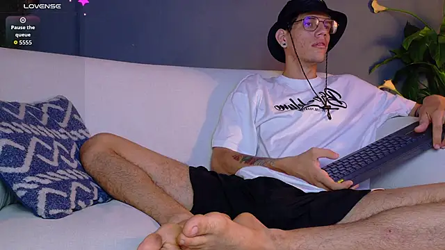 david huge online show from September 11, 8:35 am